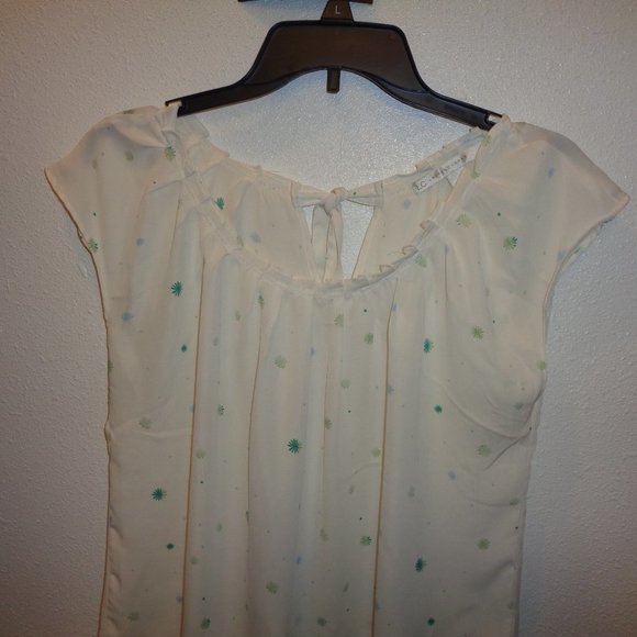 LC Lauren Conrad Pleat Neck Top Size Medium - Picture 2 of 9